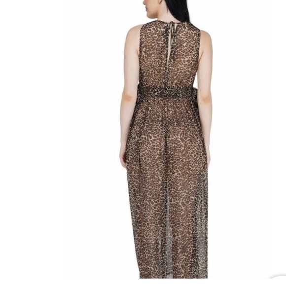 Chic Backless Leopard Print Maxi Dress - Picture 2 of 10